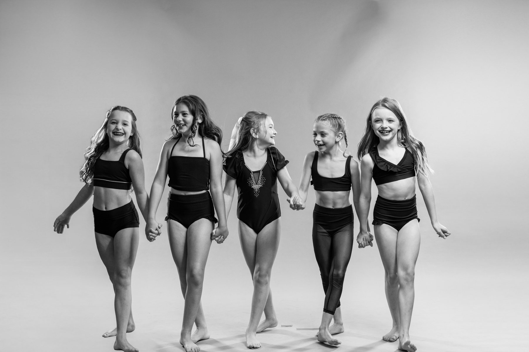 Centre Pointe dancers