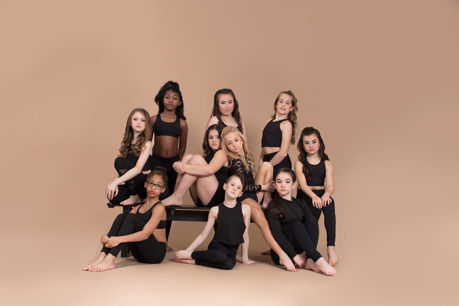 Centre Pointe troupe dancers together in the studio